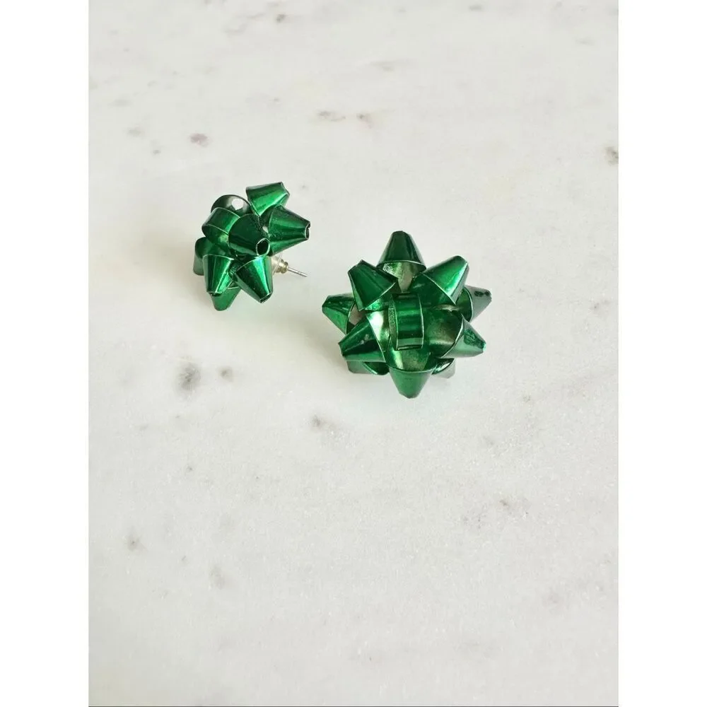 Green Christmas bow stud earring